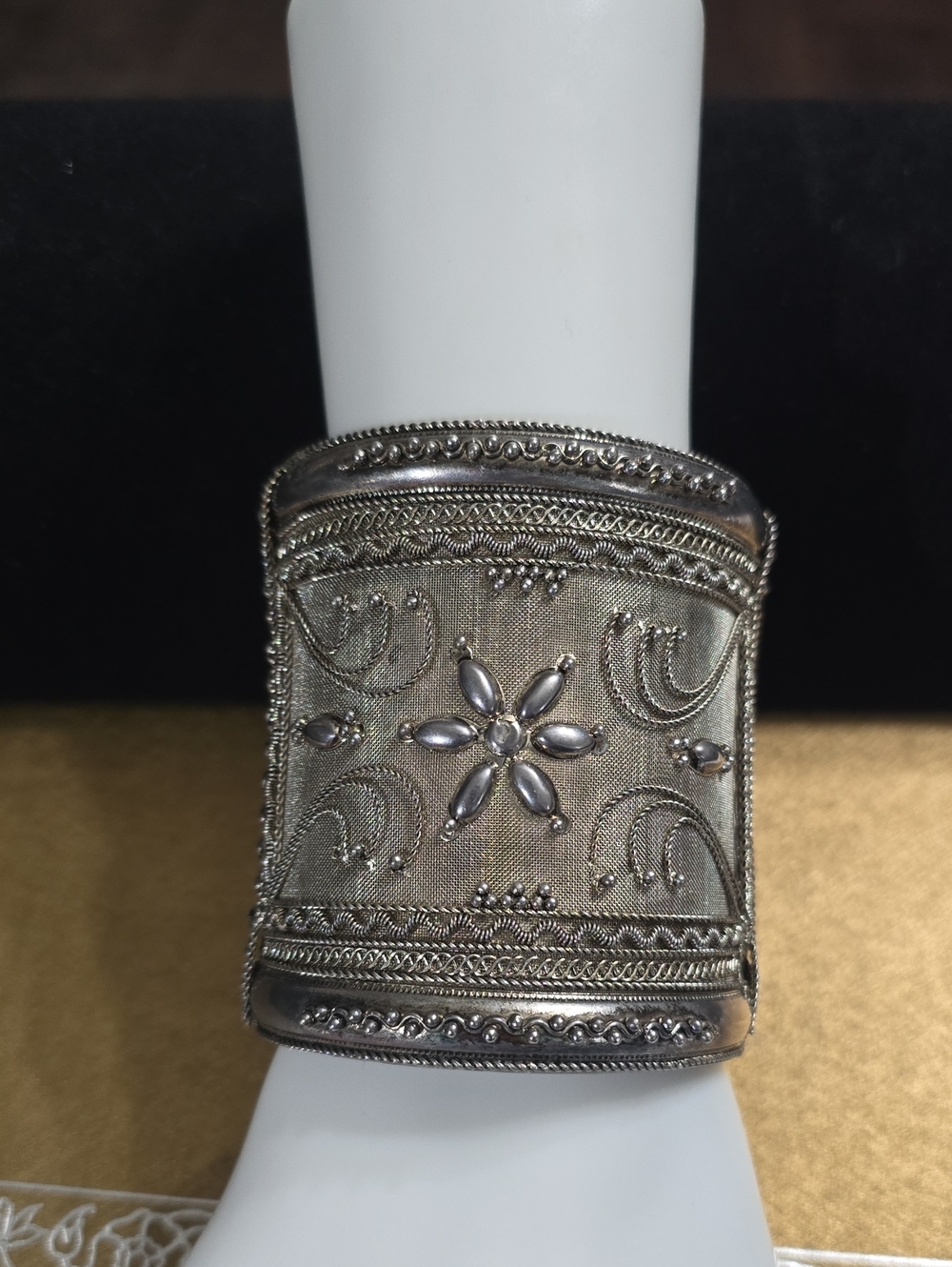 Vintage Ornate Tribal Etruscan Silver-Tone Floral Mesh Metal Wide Cuff Bracelet